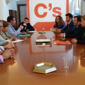 Ciudadanos Jerez se reúne con los parlamentarios andaluces Sergio Romero y Marta Escrivá para abordar asuntos de interés para la ciudad