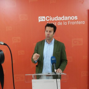 Carlos Pérez: “No es el momento de subir los impuestos a los ciudadanos, es la hora de traer inversiones a Jerez”